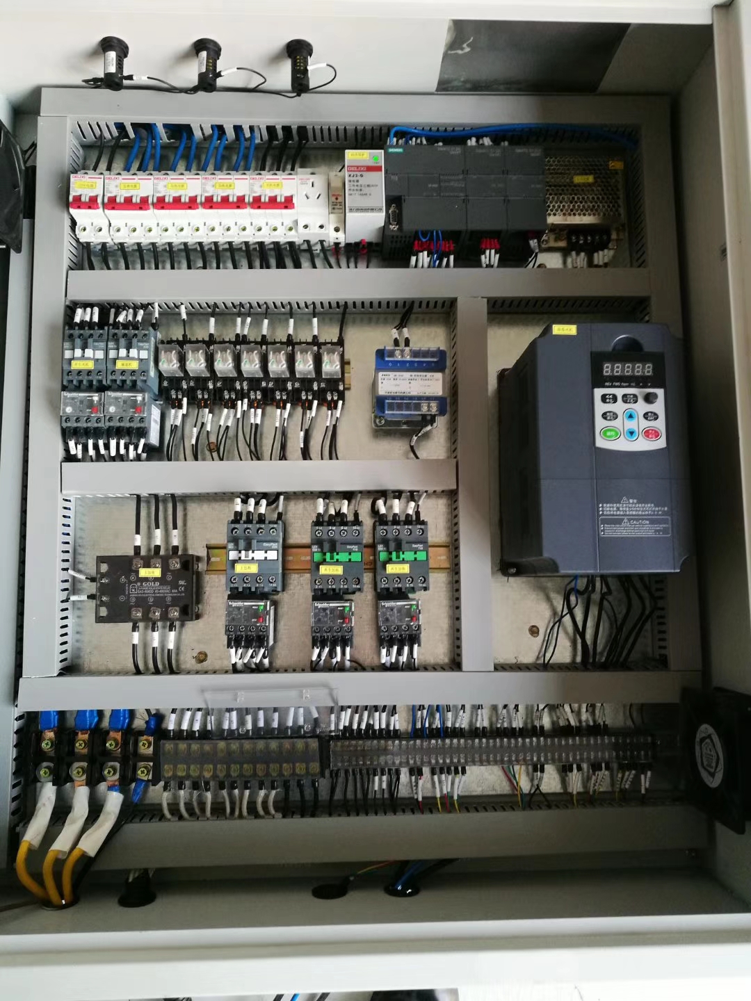 “三科變頻器”